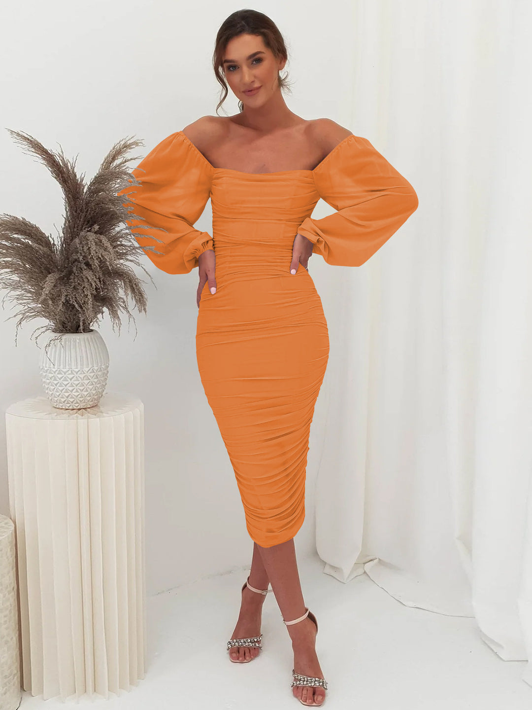 Damen Figuroptimiertes Kleid mit Puffärmeln und Raffungen EB