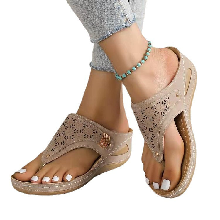 Damen Entspannende Zehentrenner-Sandalen mit modischem Cut-Out-Design und komfortablem Fußbett EB