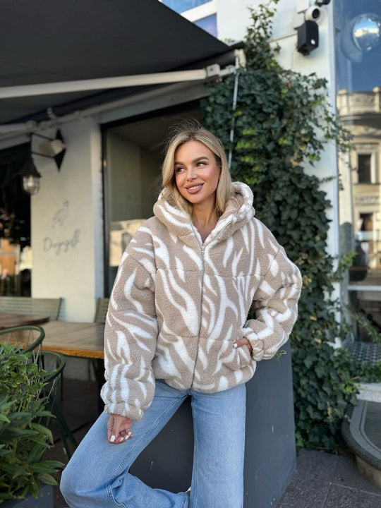 Damen Teddy-Fleece-Kapuzenjacke mit Reißverschluss, Steppnähten und weichem Zickzack-Muster Eichborn Berlin