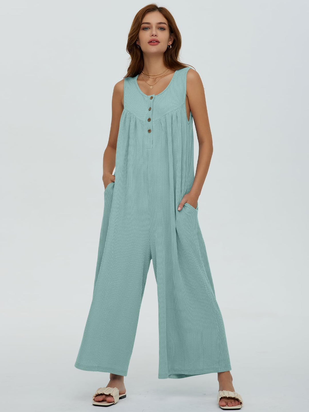 Damen Freizeit-Overall mit tiefem Ausschnitt und praktischen Taschen EB