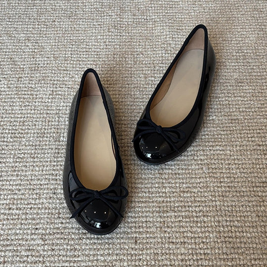 Damen Ballerinas aus glänzendem Leder mit verspieltem Schleifendetail EB