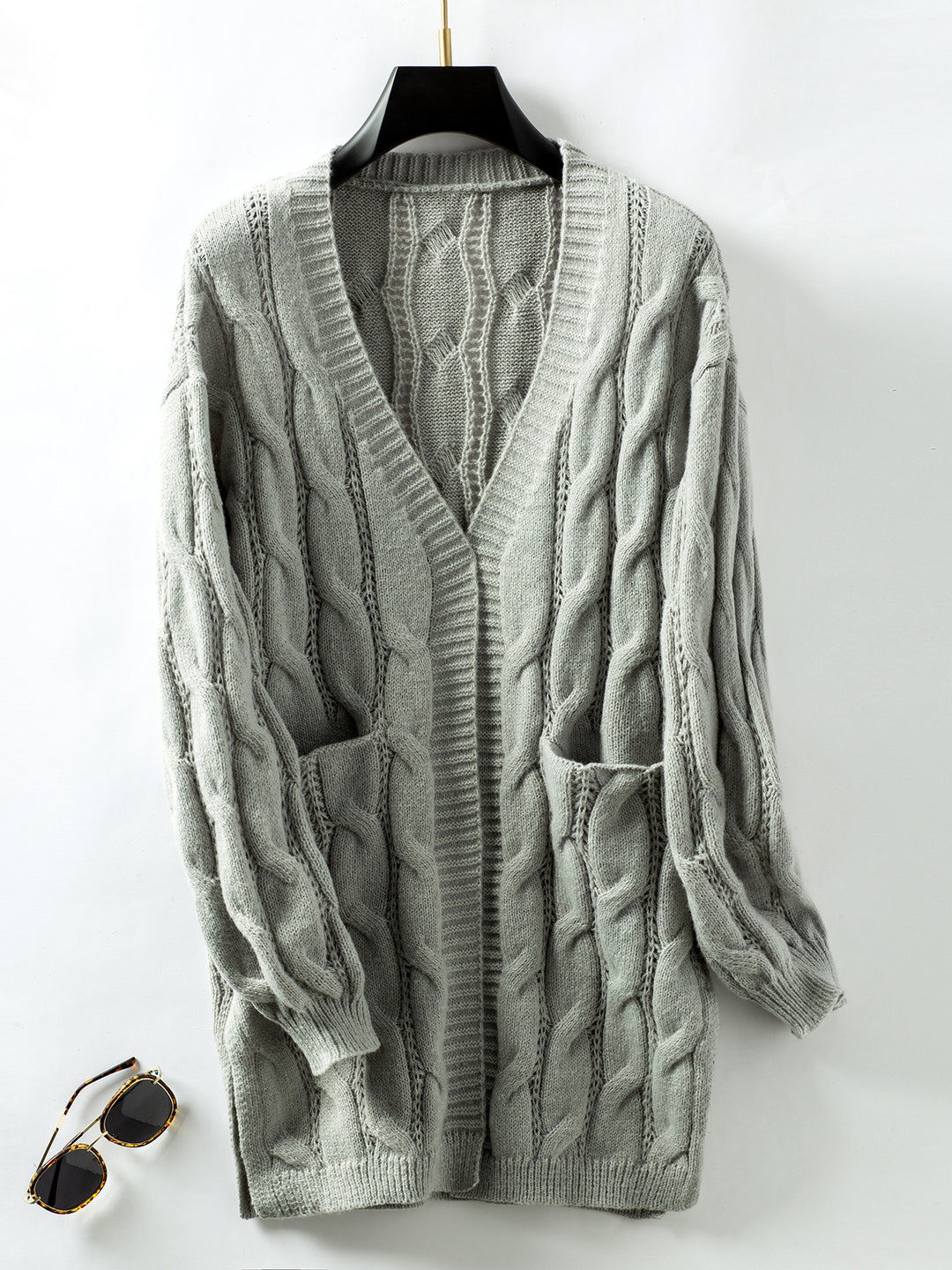 Damen Strickjacke mit V-Ausschnitt und praktischen Taschen EB