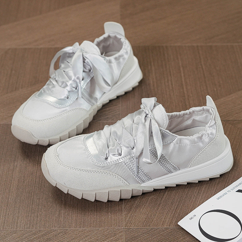 Damen modische Sneakers mit innovativen Satin-Details EB