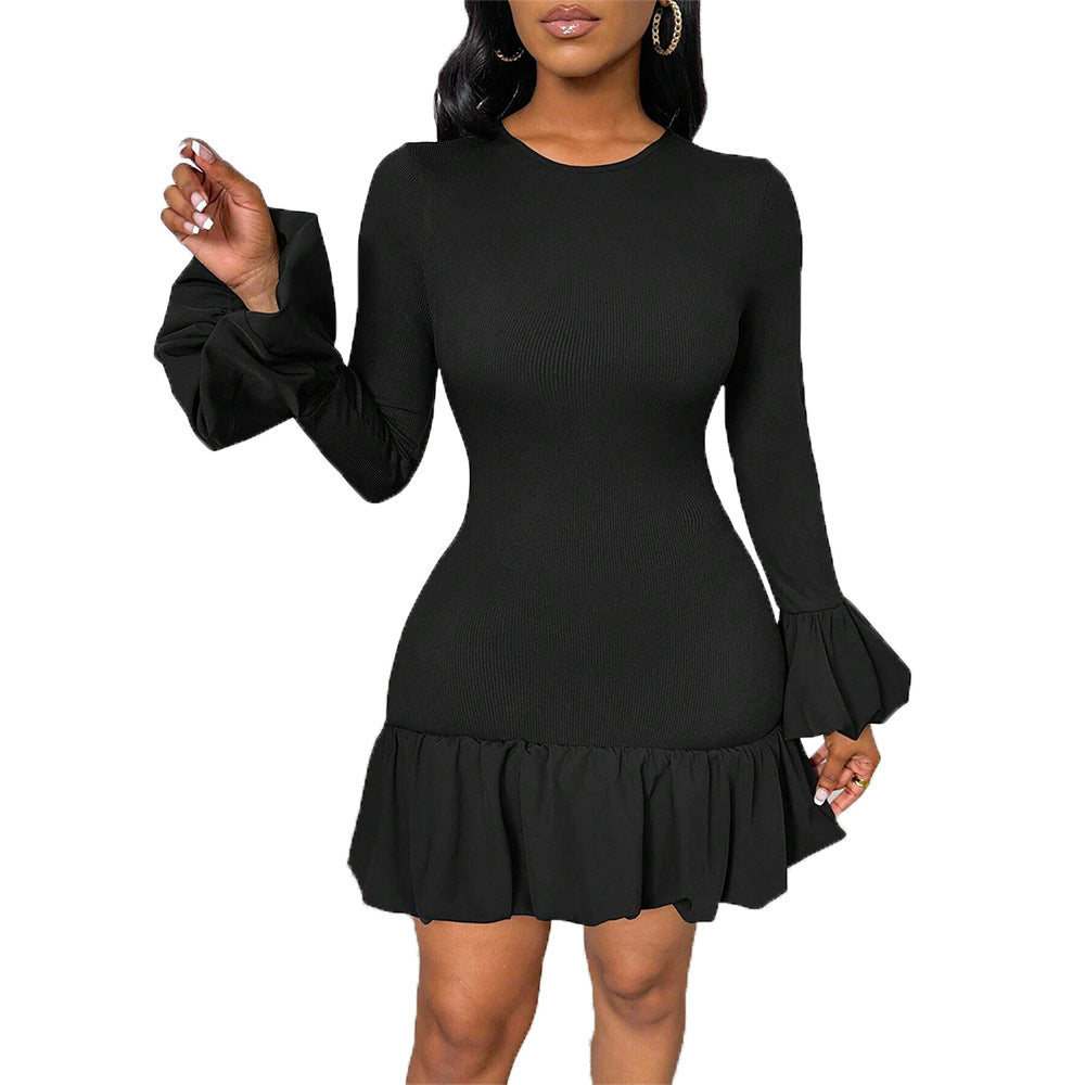 Damen figurbetontes Rippstrick-Minikleid mit Trompetenärmeln und Volant-Saum Eichborn Berlin