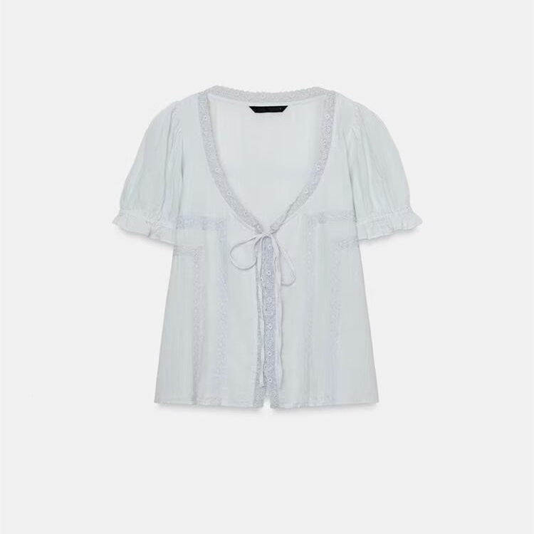 Damen luftige Bluse mit Rüschendetails und dekorativen Knöpfen EB