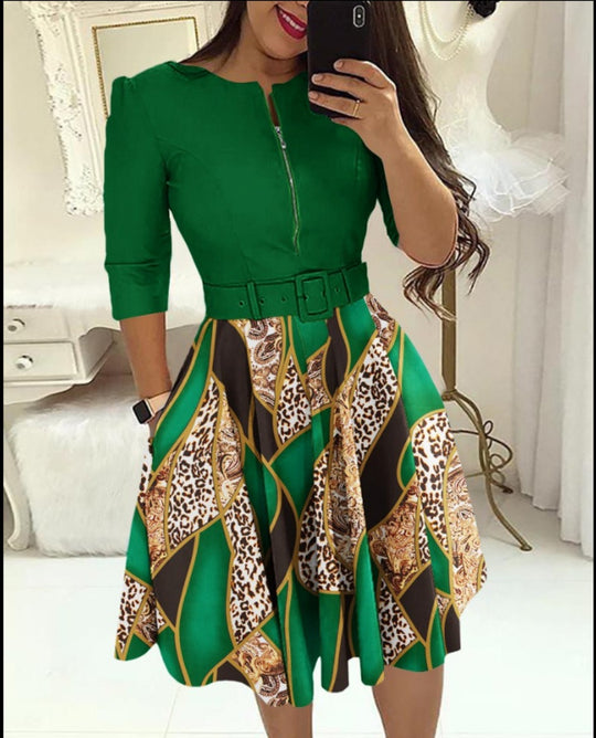Damen Midikleid mit geometrischem Schnitt und tailliertem Gürtel EB