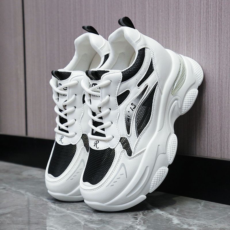 Damen Sportliche Sneaker mit atmungsaktiver Mesh-Oberfläche und robustem Sohlenprofil EB