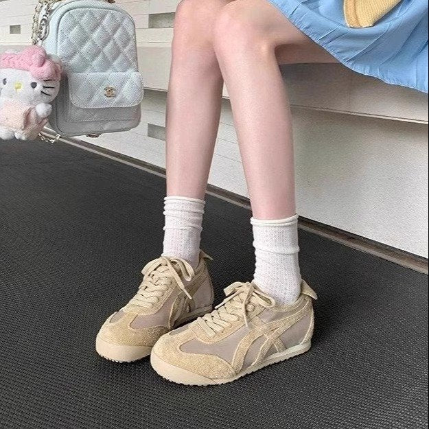 Damen Freizeitsneaker mit weichem Veloursleder und detailreicher Schnürung EB