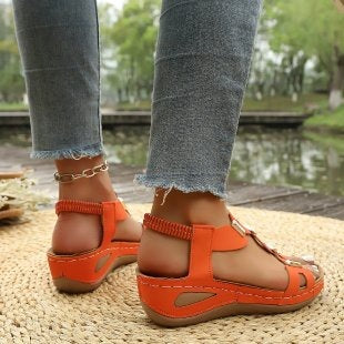 Damen Modische Riemensandalen mit glänzenden Akzenten EB