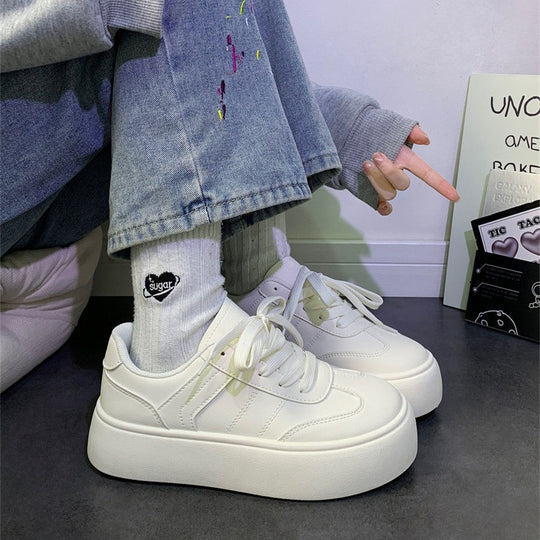 Damen Sportliche Plateausneaker mit modernem Design und rutschfester Sohle EB