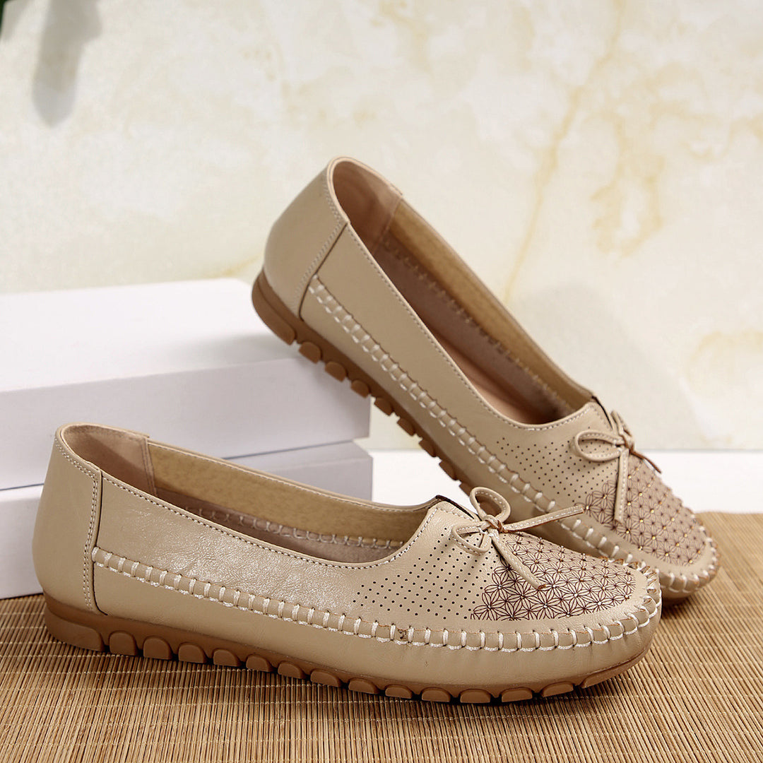 Damen Mokassin-Schuhe mit perforiertem Design und eleganter Schnalle EB