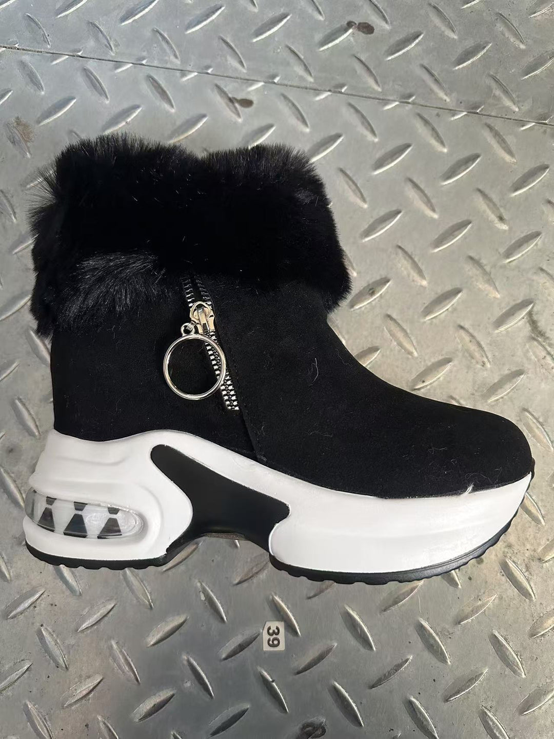 Damen Sneaker-Stiefel mit weichem Kunstfellkragen und trendigem Reißverschluss EB