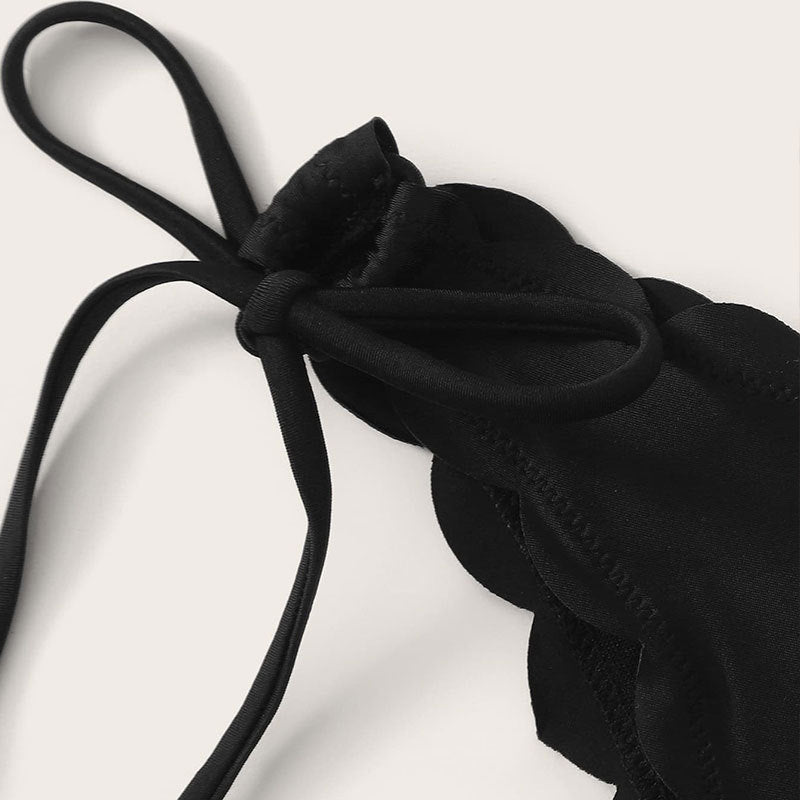 Damen Bikini-Set mit schickem Bandeau-Oberteil und verspieltem Höschen EB