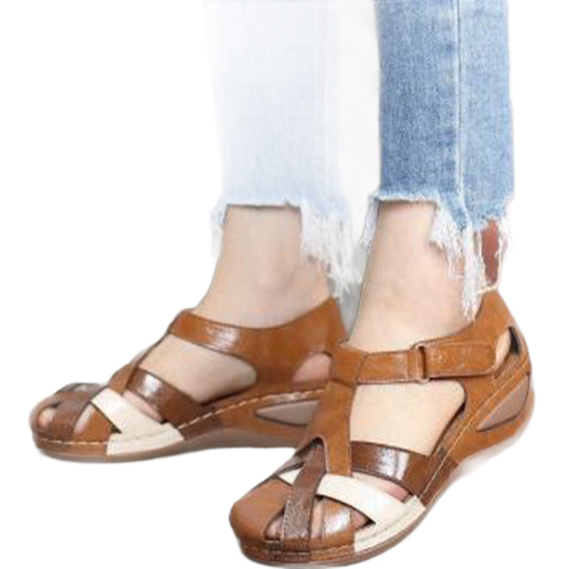 Damen Komfortable T-Sandalen mit vielfältigem Riemendesign EB