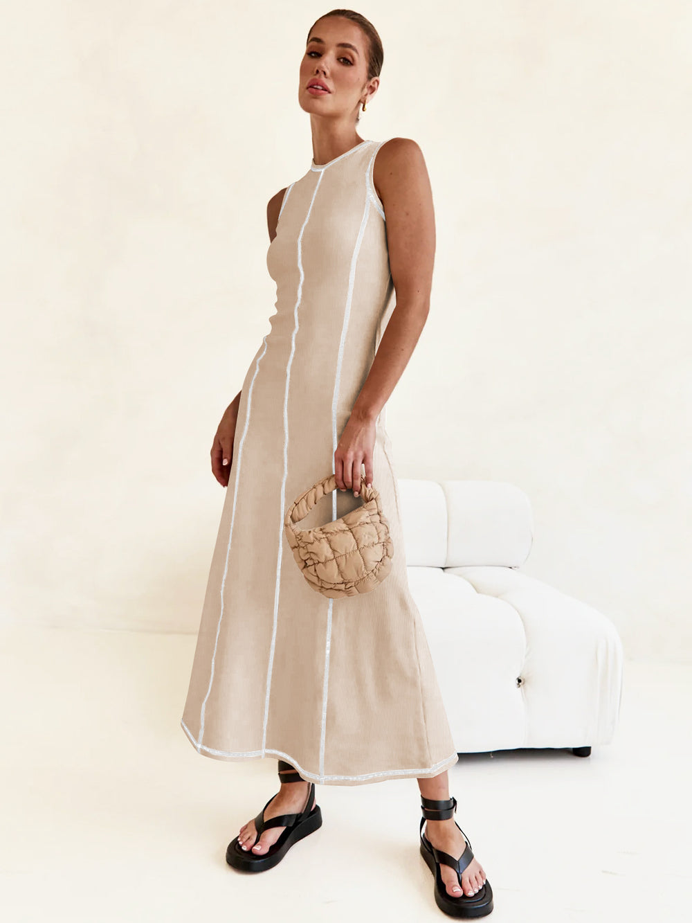 Damen Elegantes Maxikleid mit subtilen Nähdetails EB