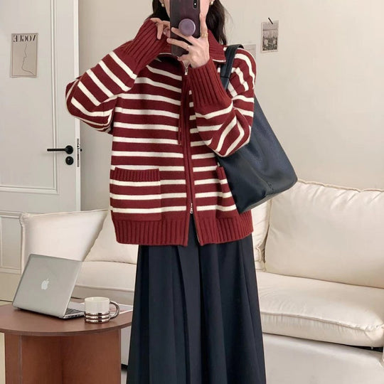 Damen Strickjacke mit modernem Streifenmuster und praktischen Taschen EB