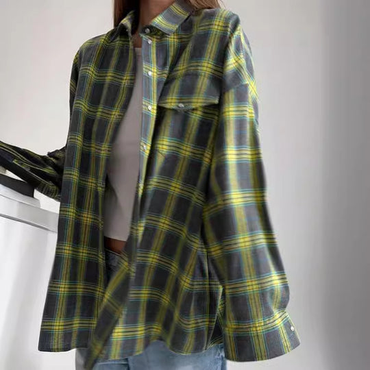 Damen Gemütliches Karoshirt mit hohem Kragen und Knopfverschluss EB