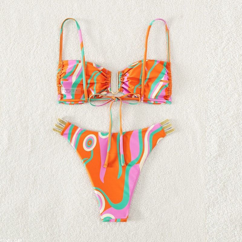 Damen Triangel-Bikini mit raffinierter Rüschendetail und eleganten Akzenten EB