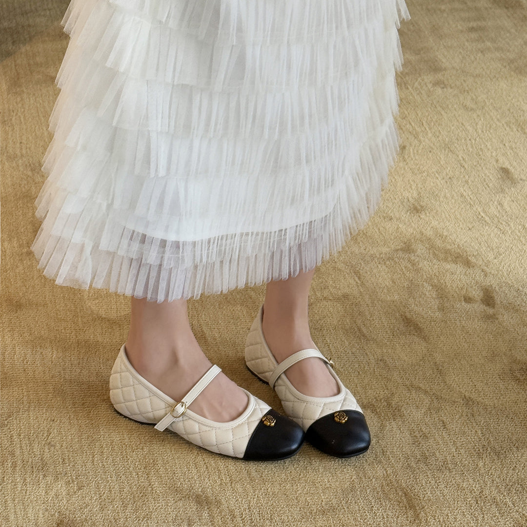 Damen Ballerinas im klassischen Design mit dekorativem Riemen EB