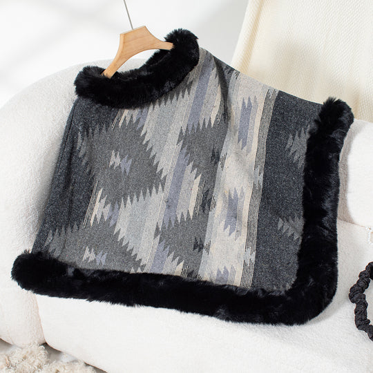 Damen Kuschelpullover mit hochwertigem Kunstfellbesatz und geometrischem Muster EB