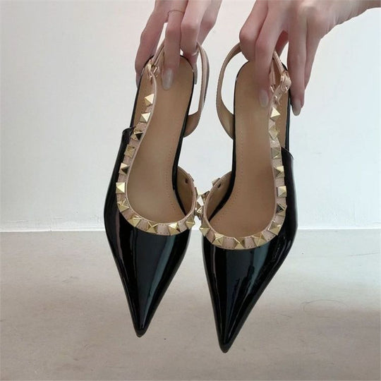 Damen Slingback Pumps mit spitzem Design und goldenen Nieten EB