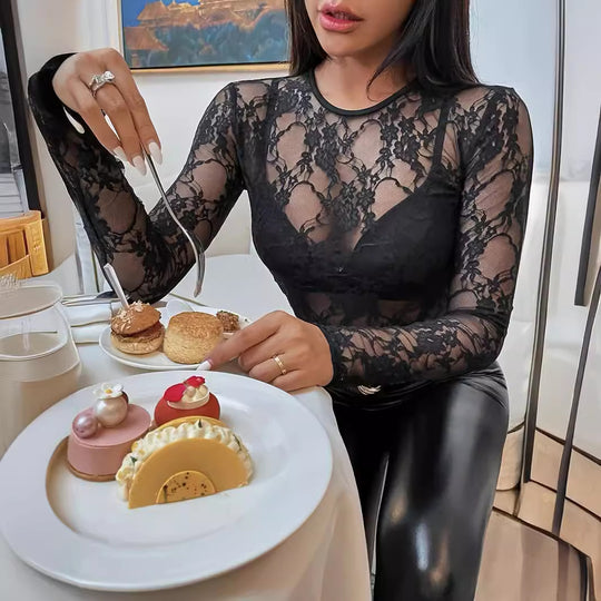 Damen Elegantes Spitzenshirt mit transparentem Design EB
