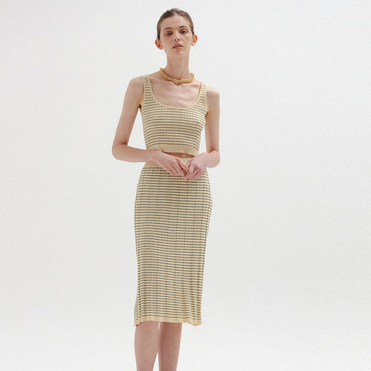 Damen elegantes Strickensemble mit Knopfleiste und hohem Kragen EB