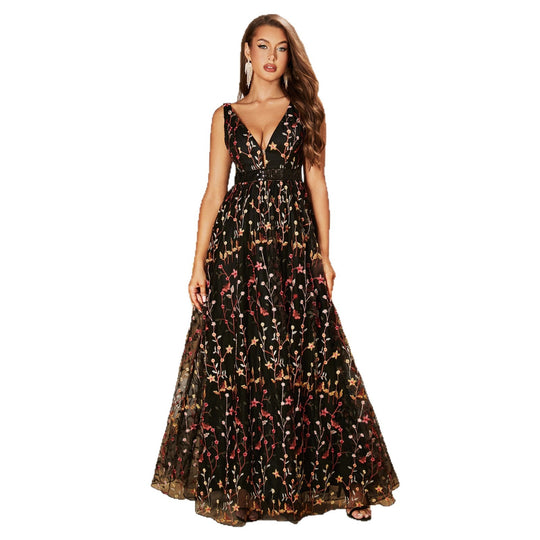 Damen Maxikleid mit floralem Stickdesign und tiefem V-Ausschnitt EB