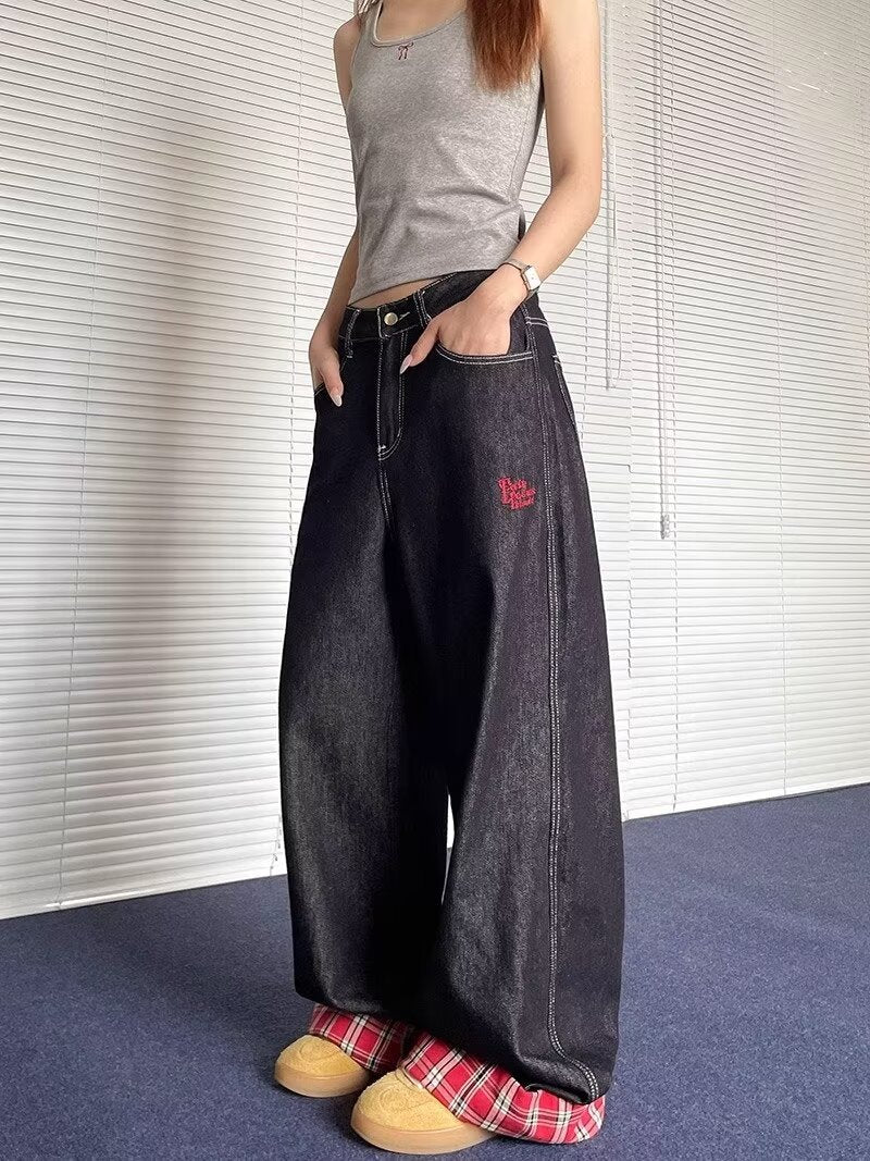 Damen weite Denim-Hose mit lässigem Schnitt und auffälligen Nähten EB