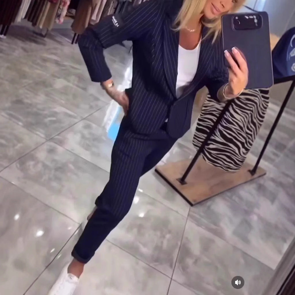 Damen Elegantes Blazer-Hosen-Set mit feinen Streifen EB