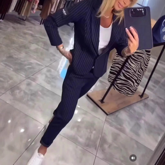Damen Elegantes Blazer-Hosen-Set mit feinen Streifen EB