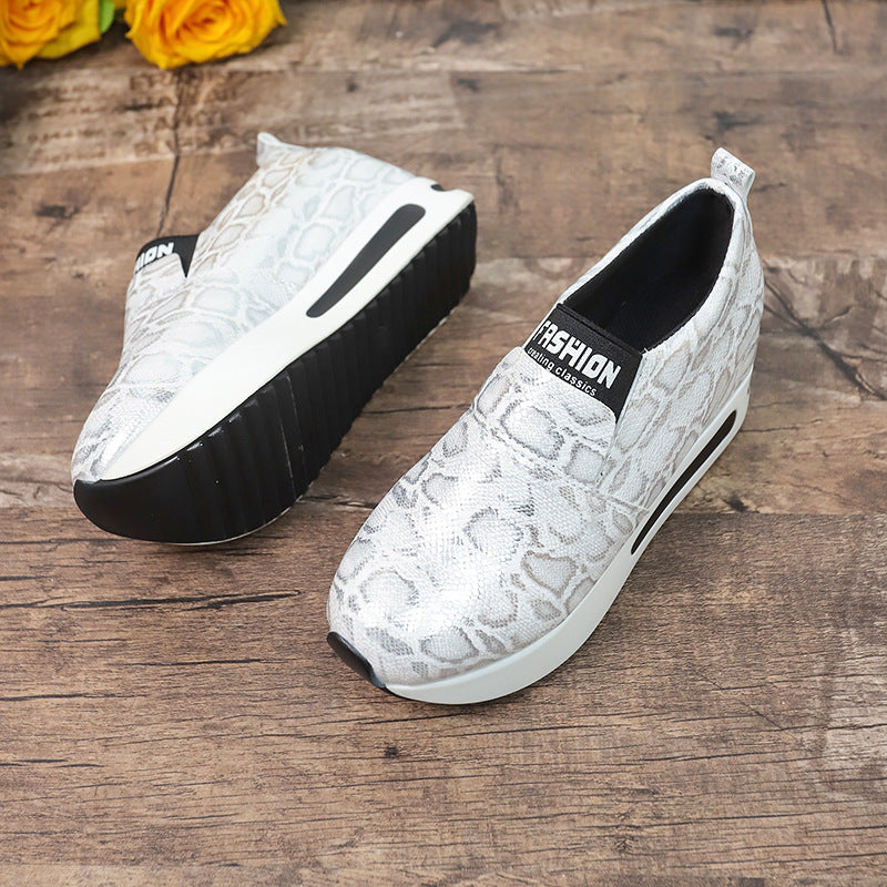 Damen Wedge-Sneaker im modernen Schlangenleder-Look mit bequemer Sohle EB