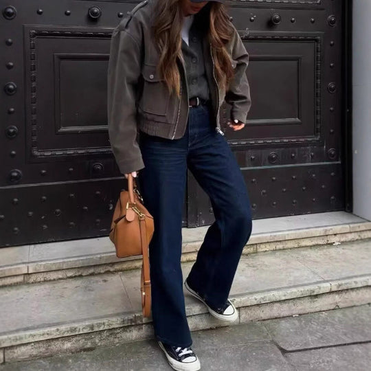 Damen trendige Oversized-Cordjacke mit praktischen Taschen und modischen Schulterdetails EB