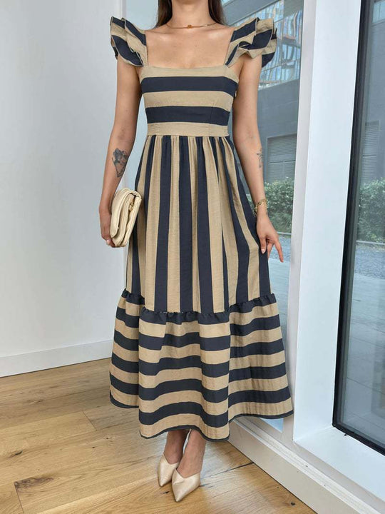 Damen Maxi-Kleid mit verspieltem Streifenmuster und Rüschendetails EB