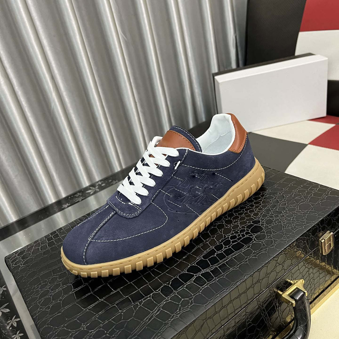 Damen Sportliche Sneakers aus weichem Wildleder mit eleganten Lederakzenten EB