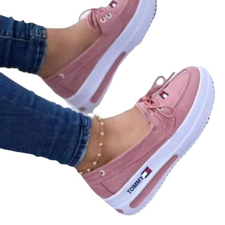 Damen Slip-On Sneakers mit bequemem Plattform-Design EB