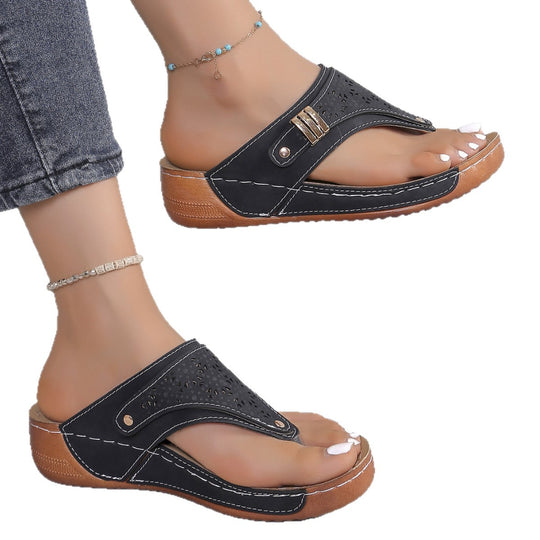 Damen Flip-Flops mit modisch perforiertem Obermaterial und bequemer Fußbettgestaltung EB