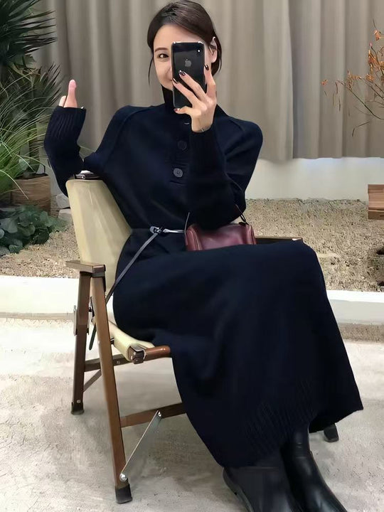 Damen Strickkleid mit Knopfverschluss und hohem Kragen EB