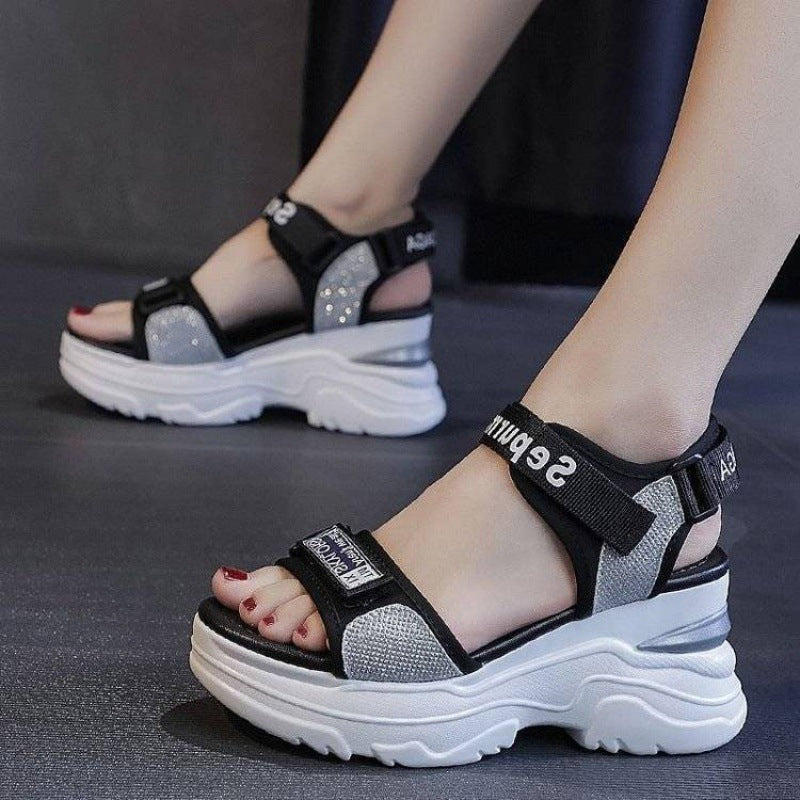 Damen Sportliche Plateau-Sandalen mit verstellbaren Riemen und gepolsterter Sohle EB
