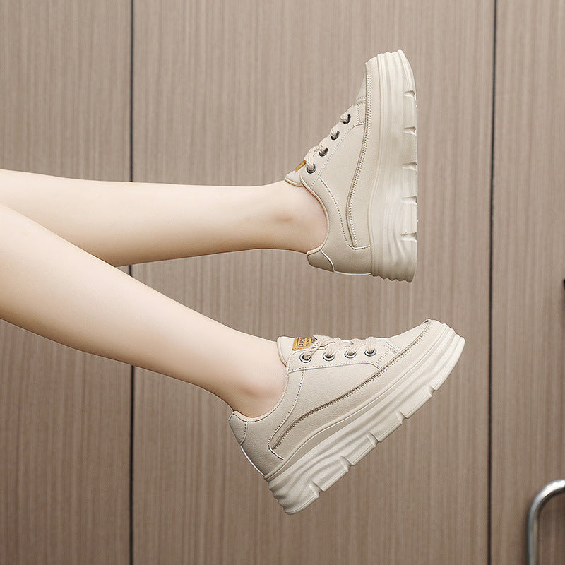 Damen Platform Sneakers mit robustem Sohlenprofil und eleganter Schnürung EB