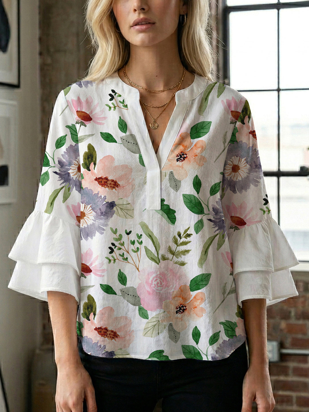 Damen Bluse mit Rüschendetails und auffälligem Animal-Print EB