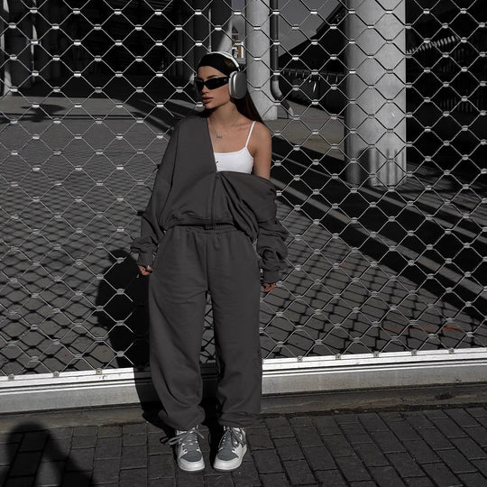 Damen Zip-Hoodie und Relax-Fit Jogginghose aus French-Terry mit elastischem Bund und Kängurutaschen Eichborn Berlin