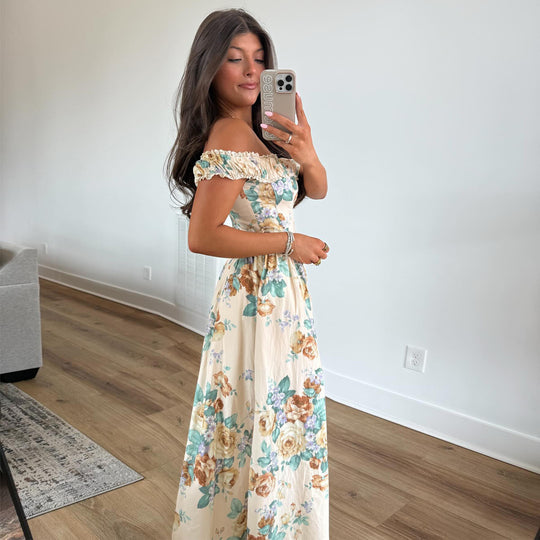 Damen Off-Shoulder Maxikleid mit floralen Akzenten und gerafftem Oberteil EB