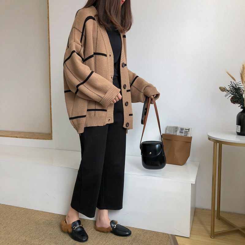 Damen Grobstrickjacke mit modischem Karo-Muster und praktischen Taschen EB
