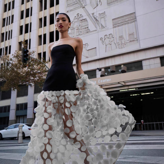 Damen Traumhaftes Tüll-Abendkleid ohne Ärmel und Volant-Design EB