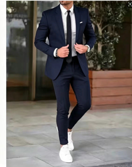 Herren nan tailliertes Anzugset aus leichtem Stretch-Twill mit Ein-Knopf-Sakko und Flat-Front-Hose EB
