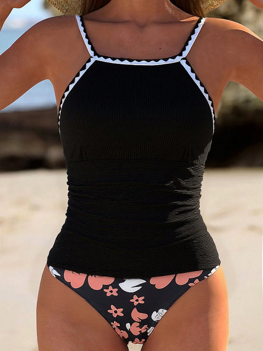 Damen Tankini mit modernem Rüschensaum und floralem Design EB