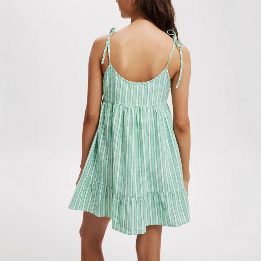 Damen Sommerliches Kurzkleid mit verstellbaren Trägern und Rüschensaum EB