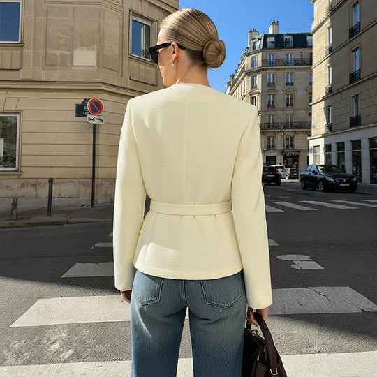 Damen Taillierter Bouclé-Blazer mit Gürtel, Pattentaschen und Rundhals EB