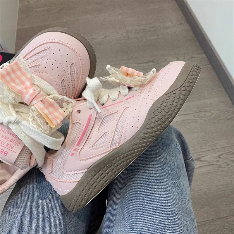 Damen Modische Freizeit Sneakers mit verspielten Applikationen EB